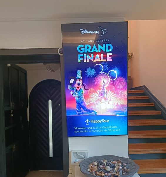 Reteaua Digitala DOOH Indoor - 13 GLAM BEAUTY STUDIO | centru privat de beauty de lux