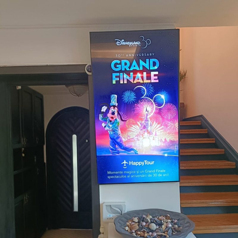 Reteaua Digitala DOOH Indoor - 13 GLAM BEAUTY STUDIO | centru privat de beauty de lux