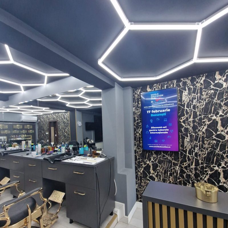 Reteaua Digitala DOOH Indoor - Moft Barber Pipera Reteaua Digitala DOOH Indoor - Moft Barber Pipera