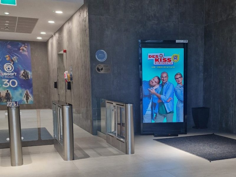 Reteaua Digitala DOOH Indoor - J8 UBISOFT | CLADIRE STANGA, LOBBY